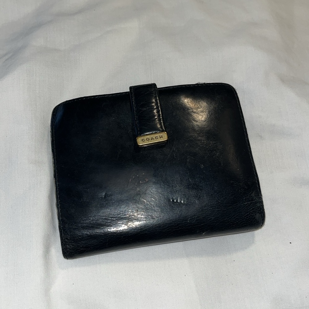 Vintage Coach black leather Wallet with kiss-lock change purse and snap front